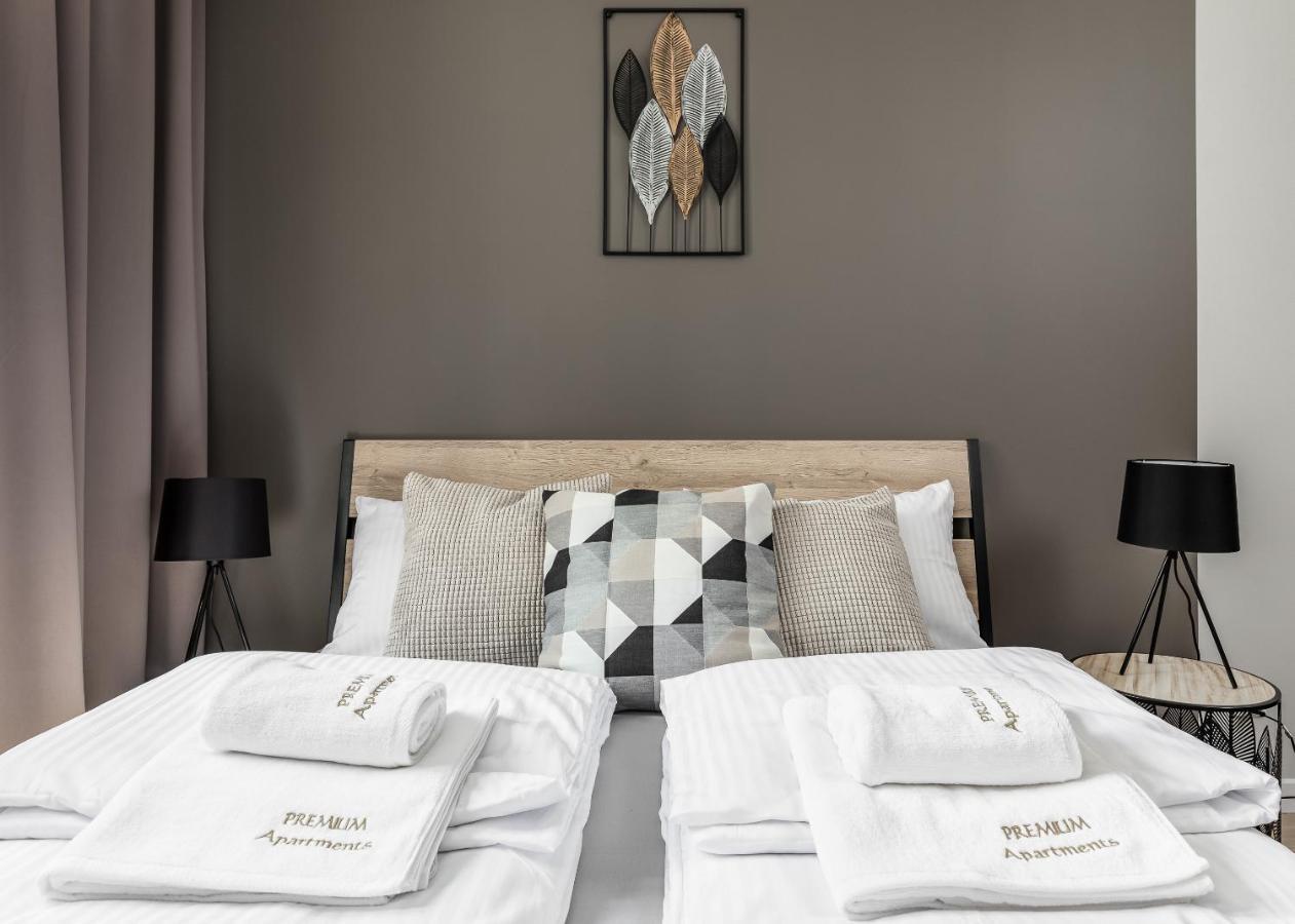 Premium Apartments New Town Private Parking Included 슈체친 외부 사진