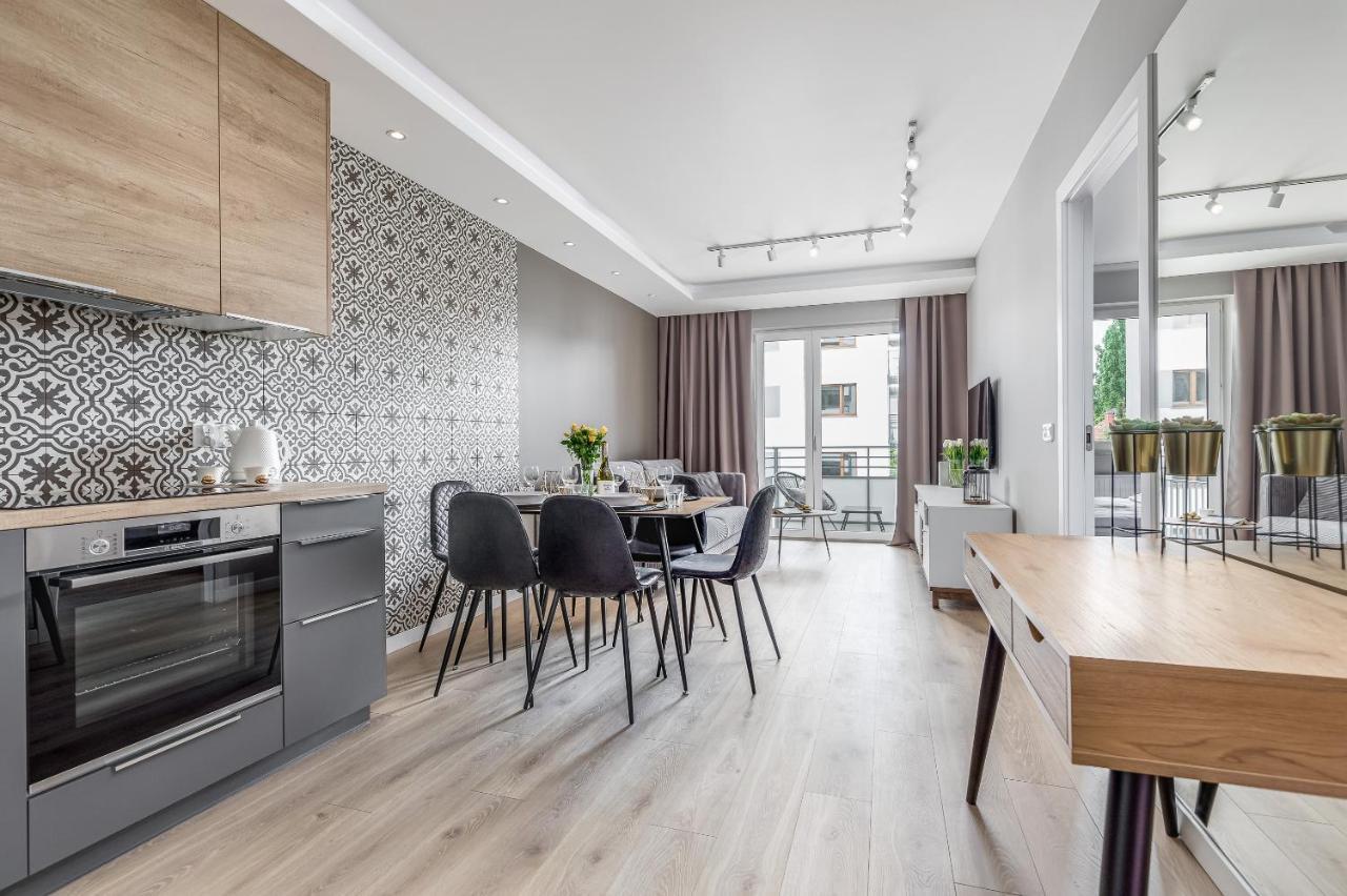 Premium Apartments New Town Private Parking Included 슈체친 외부 사진